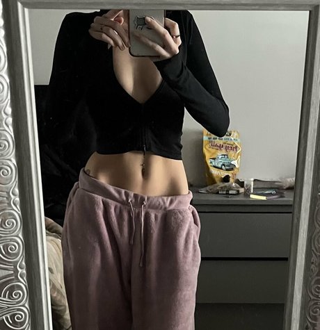 Alliury model top galleries