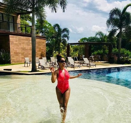 Valeria Valenssa hot actress pics