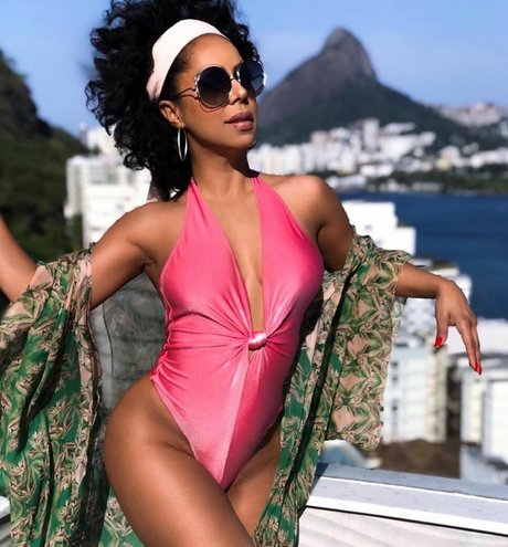 Valeria Valenssa best star pic