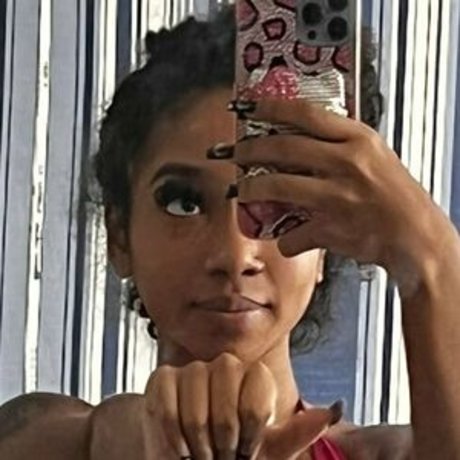 slipmami erotic actress picture