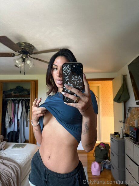 Julia Pic pornstar nudes pics