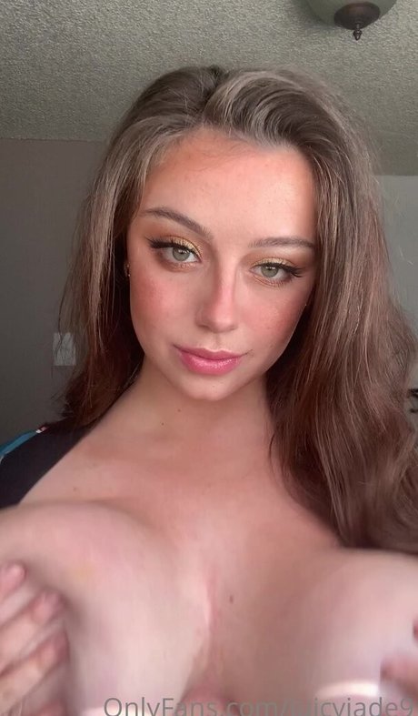 JuicyJade9 art model gallery