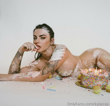 Kylie Rae sexy actress pictures