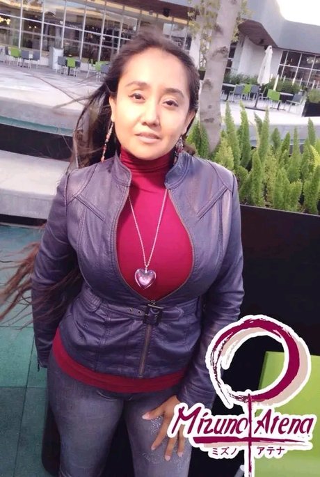 Mizuno Atena hot star pics