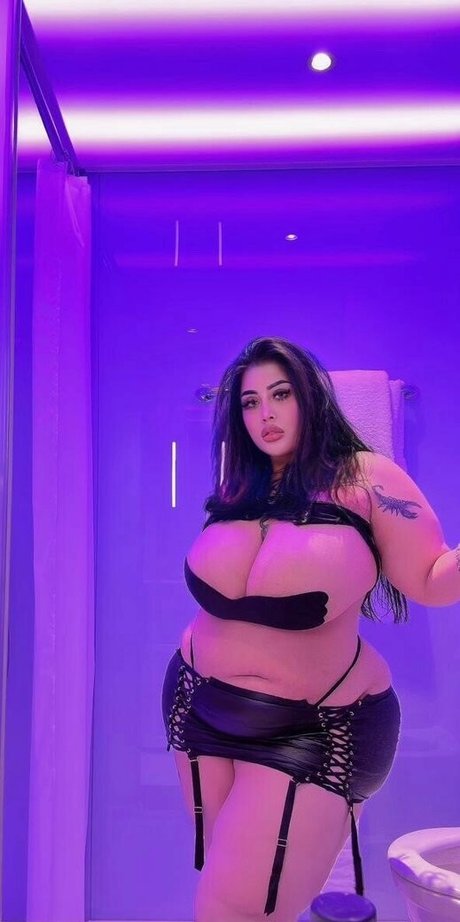 Dxbyuna19 nude model photos