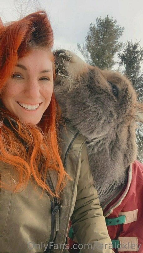 laraloxley erotic star pictures