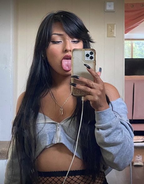 Carababexx free pornstar image