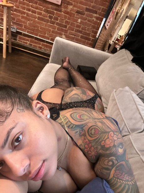 KKVSH erotic pornstar photos