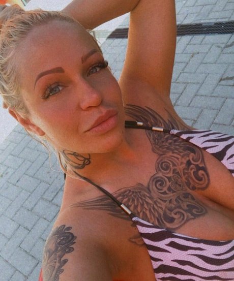 pekarvivi pornstar pretty photo