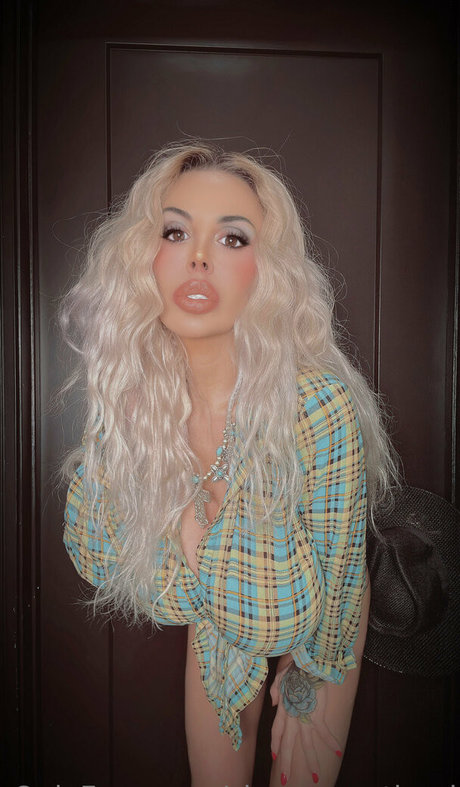 Sienna West star free photo