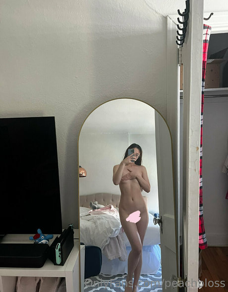 peachbloss sexy model picture