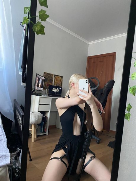 Allotropp xxx actress galleries