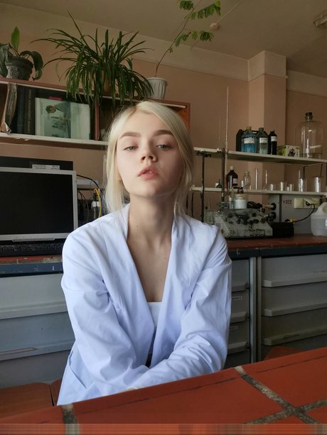 Allotropp porn actress photo