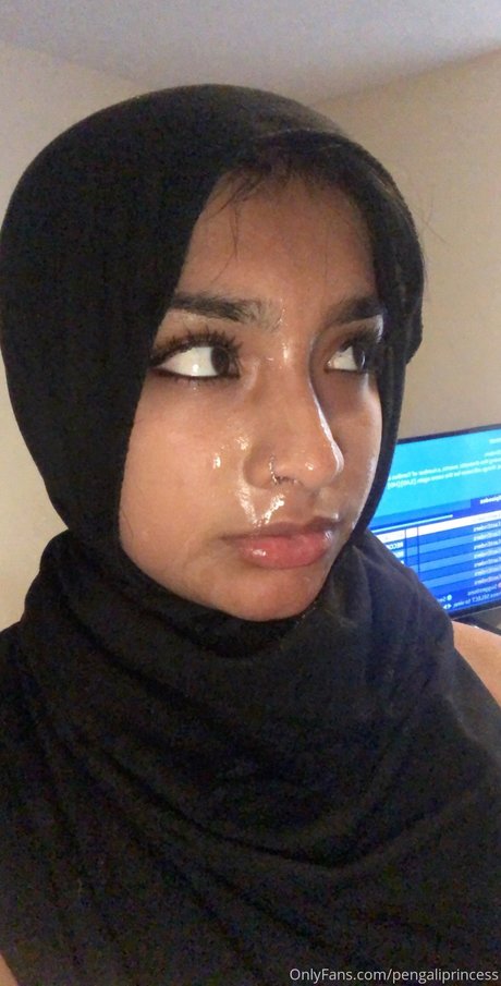 Yasmina Khan xxx model photo