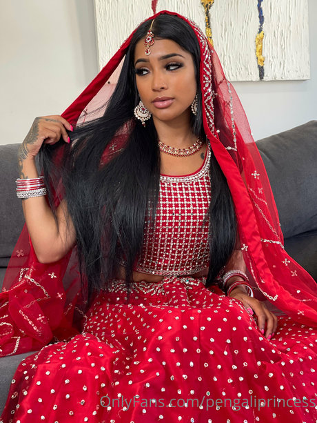 Yasmina Khan star perfect pics