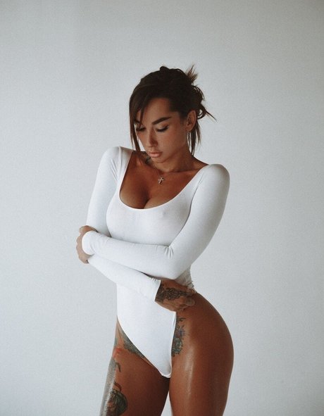 Angelica Anderson nude model images