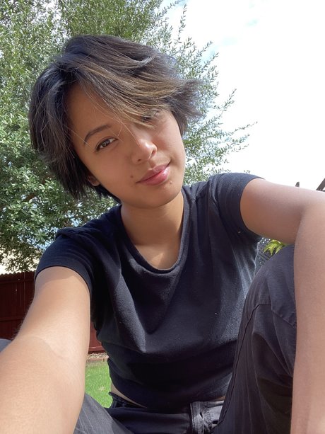 Chandradez sexy star galleries