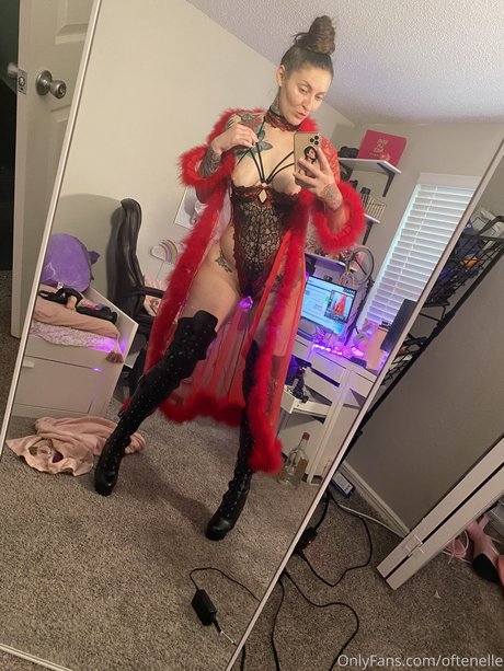 OftenElle pornstar nude pics