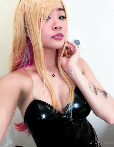 LiquidPyro nude star galleries