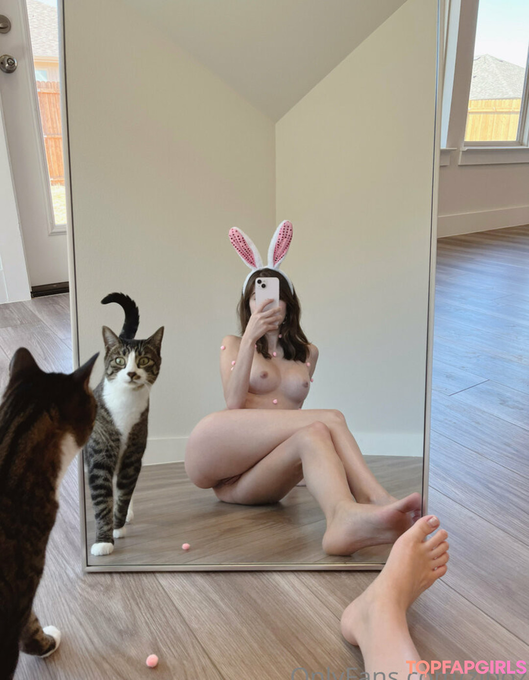 zipoz model erotic photos