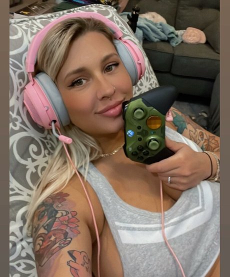 Autumn Moretti pornstar pretty pic