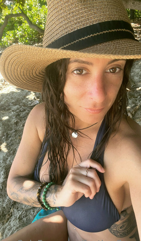 featherflows star erotic pics