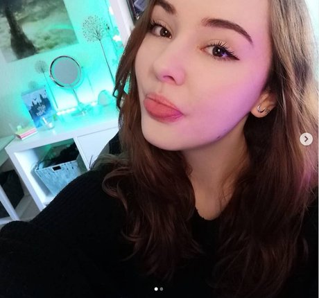 Lunateac naked pornstar archive