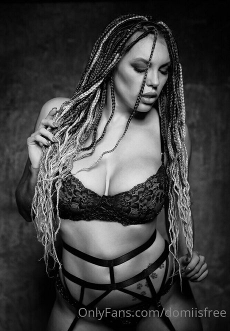 domiisfree high quality pornstar picture