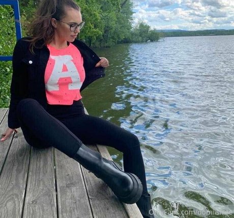 domiisfree erotic model pics