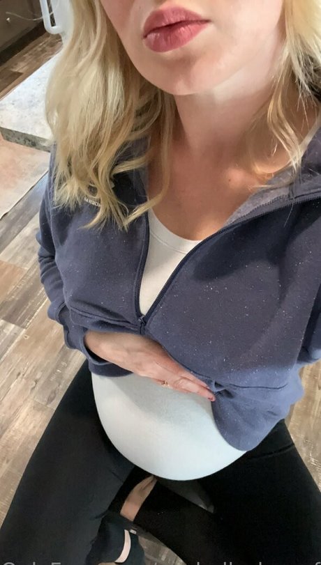 barefitmommy naked actress img