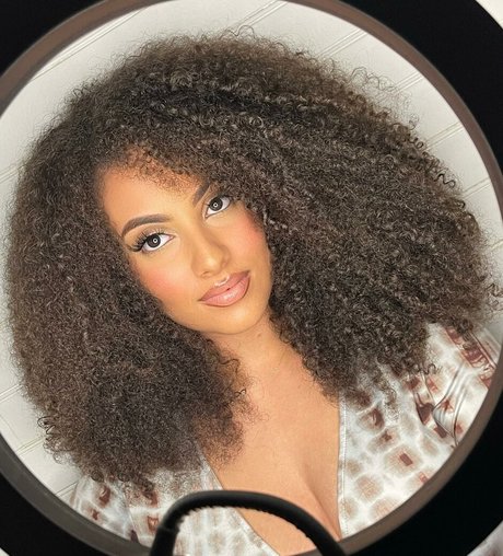 Ines Curly pornstar beautiful image