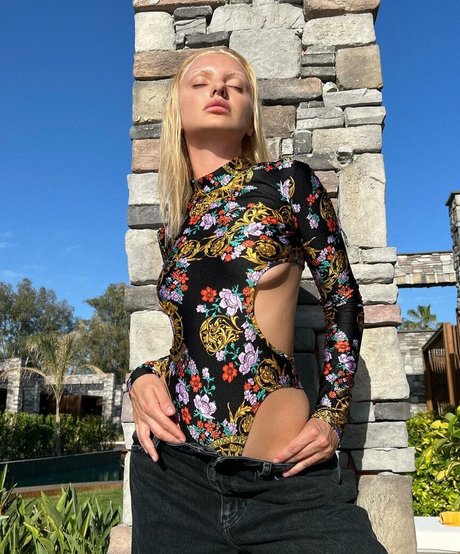 Alexandra Stan hd model galleries