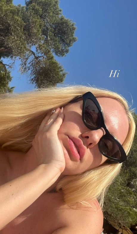 Alexandra Stan adult model pictures