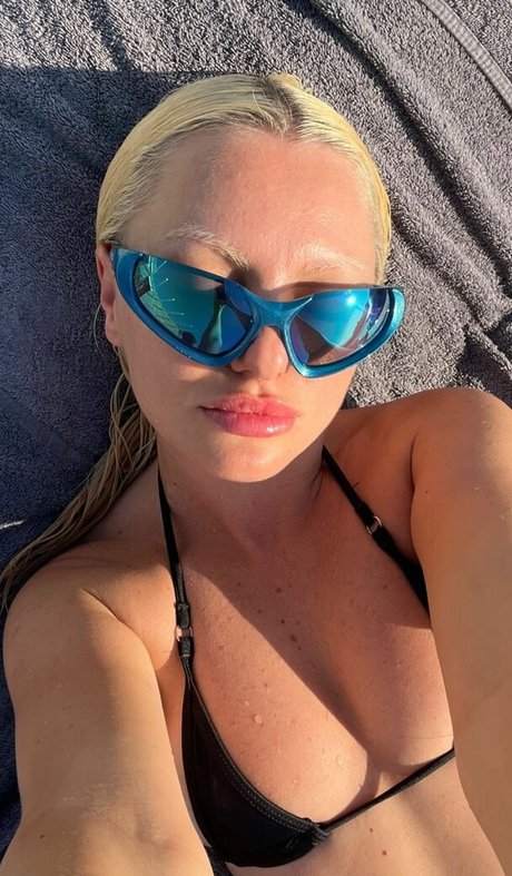 Alexandra Stan star top pictures