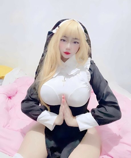 eimiruwu nude star picture