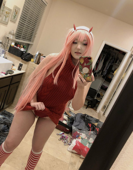 kissycosplay model adult img