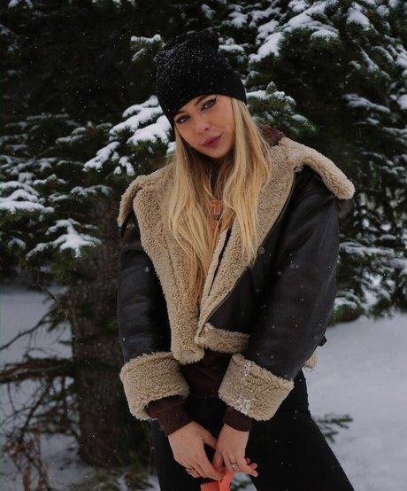 Jutta Leerdam erotic pornstar images