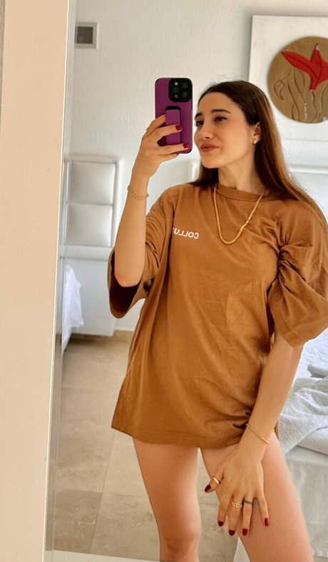 Merve Elmas model exclusive img