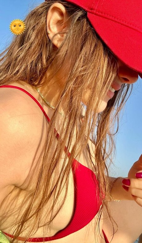 Merve Elmas free pornstar pic