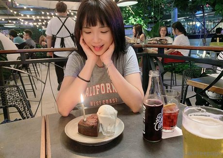 misakifreepage model nude picture