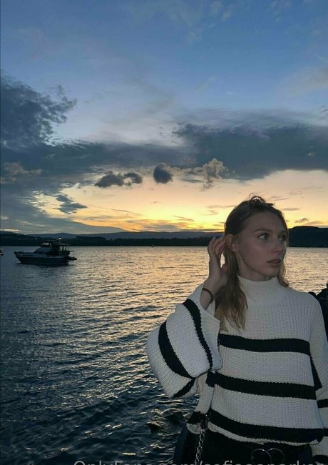 sofiaaaparker free model pic