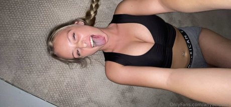 Anya Truaxx free pornstar image