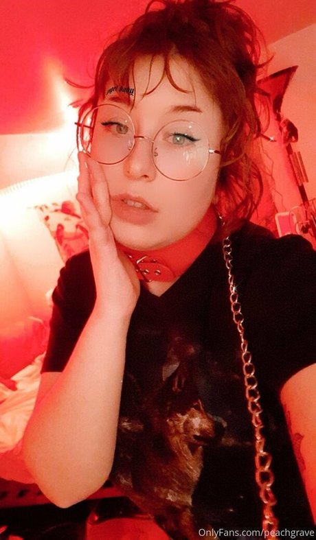 grrraves hot star image