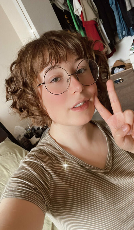 grrraves porn actress images