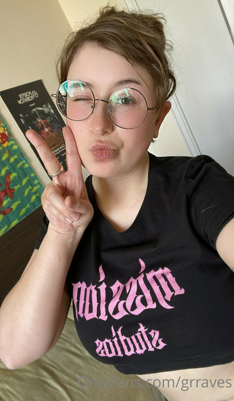 grrraves model perfect pic