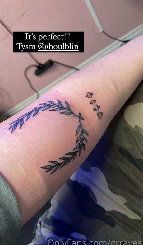 grrraves art model pic