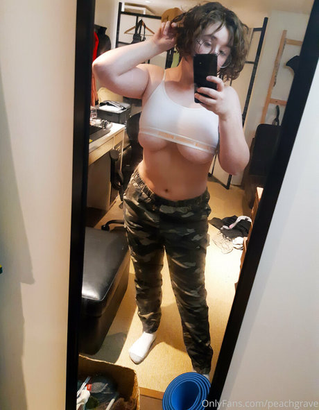 grrraves sex actress gallery