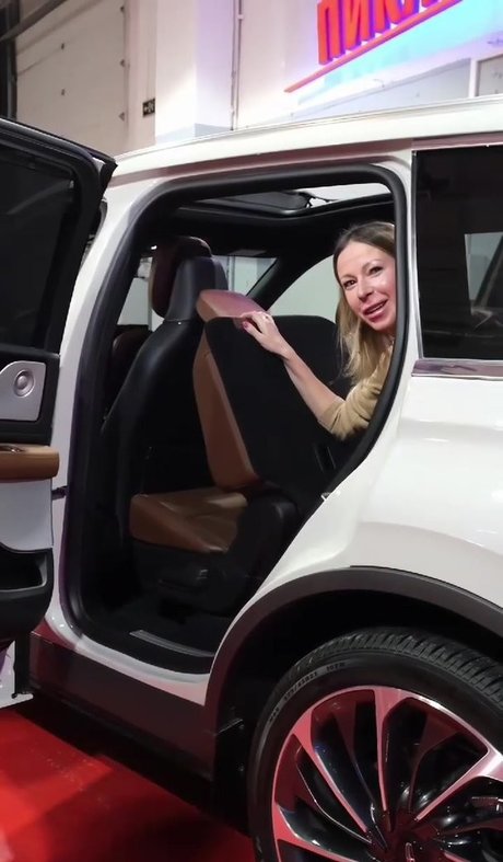 Lisarulit pornstar hd photo