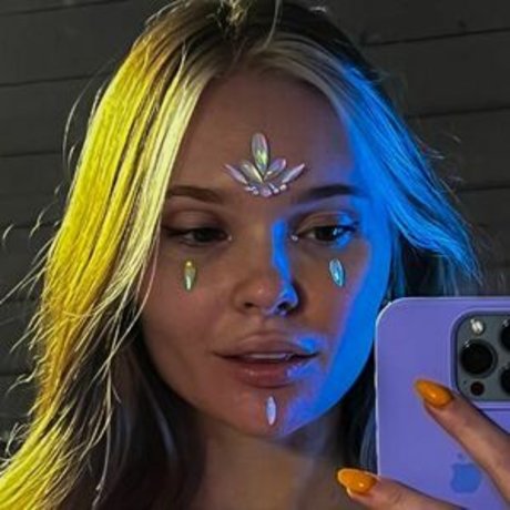 Smekalka model high quality pictures