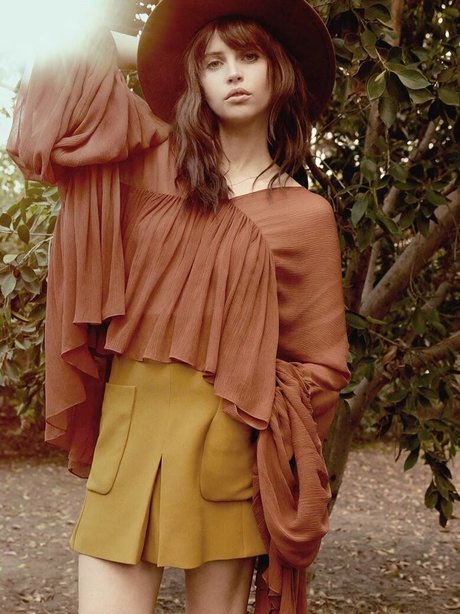 Felicity Jones nudes star pictures